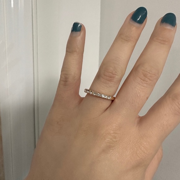 *Costume Jewelry Gold Rinestone Ring - Picture 1 of 4